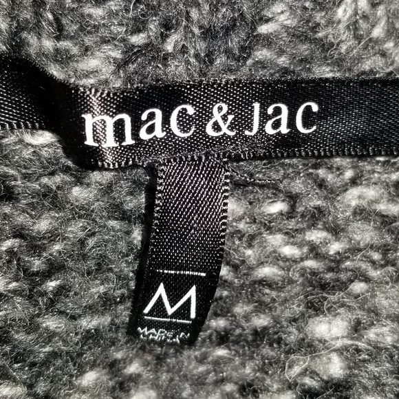 2/$20 Mac & Jac Big comfy sweater size medium - Picture 5 of 5